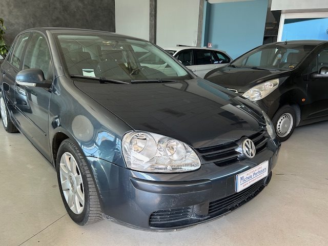 VOLKSWAGEN Golf 5 serie